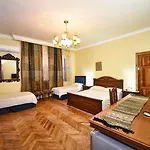 Rose Garden Hotel 3*