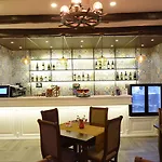 Hotel Rose Garden 3*