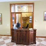 Rose Garden Hotel