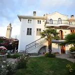 Hotel Rose Garden 3*