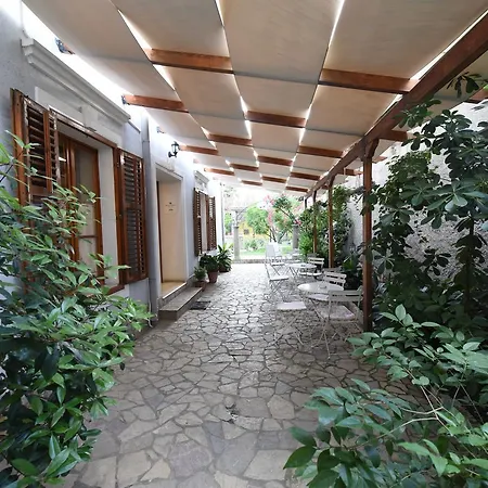 Hotel Rose Garden