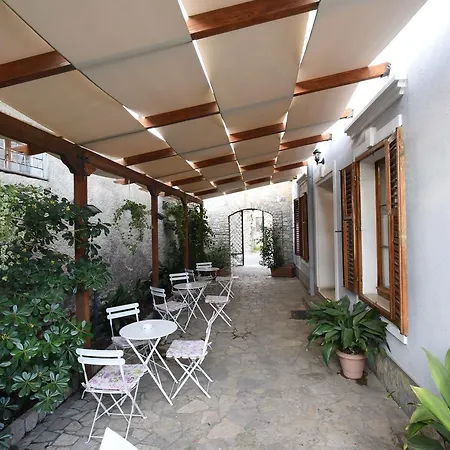 Hotel Rose Garden