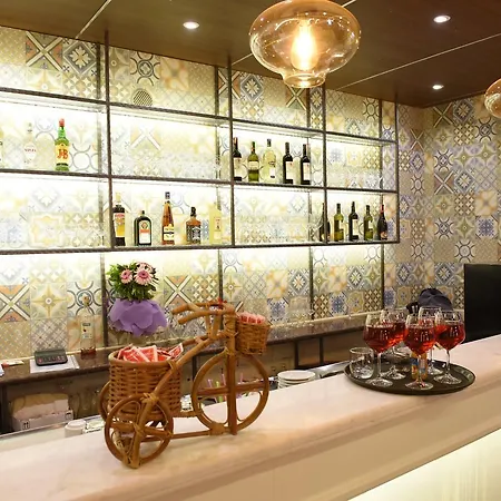 Rose Garden Hotel