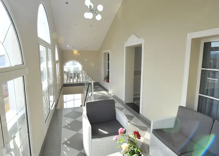 Rose Garden Hotel 3*