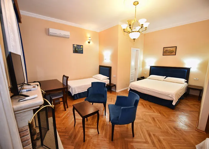 Hotel Rose Garden 3*