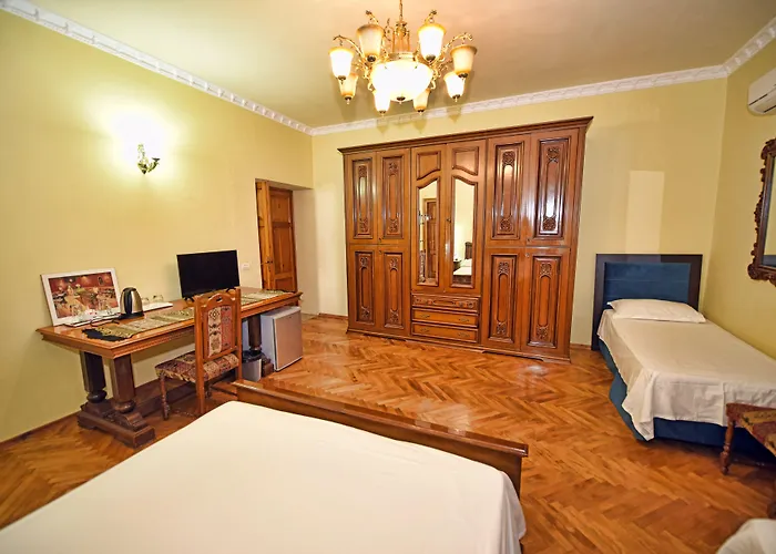 Hotel Rose Garden 3*