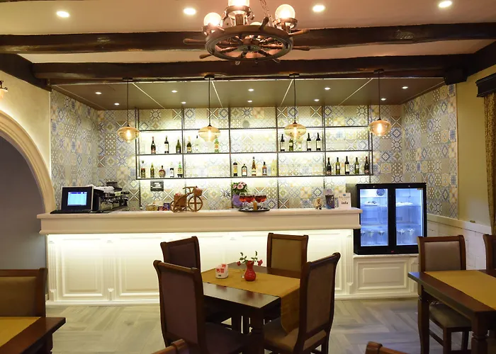 Hotel Rose Garden 3*