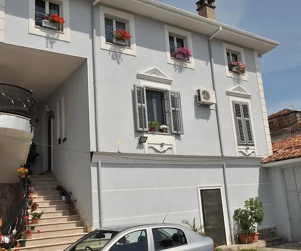 Hotel Rose Garden 3*