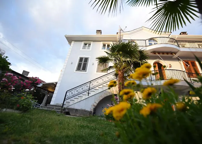 Rose Garden Hotel 3*