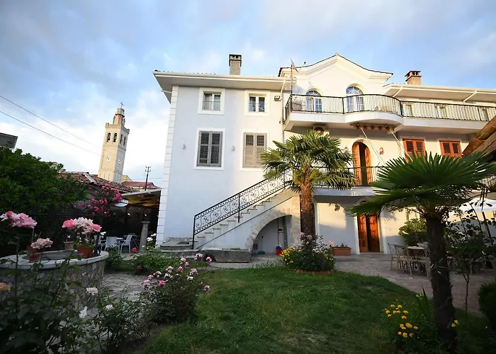 Hotel Rose Garden 3*