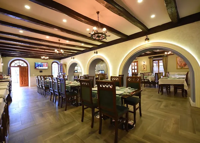 Hotel Rose Garden 3*