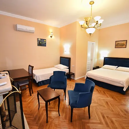 Hotel Rose Garden 3*