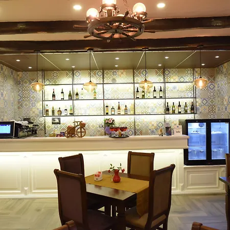 酒店 Rose Garden 3*