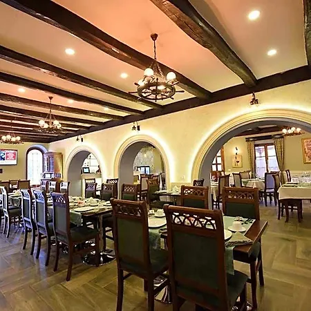 Hotel Rose Garden 3*