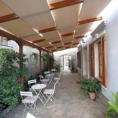 Rose Garden Hotel 3*