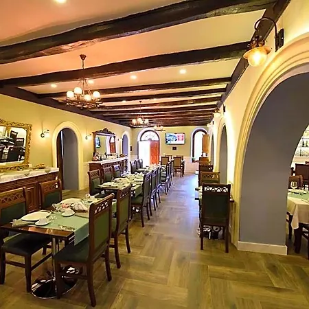 Hotel Rose Garden 3*