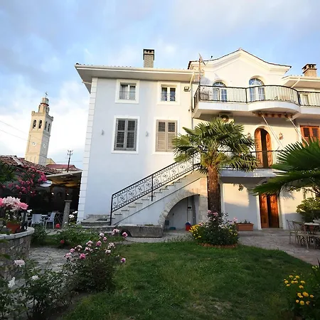 Hotel Rose Garden 3*