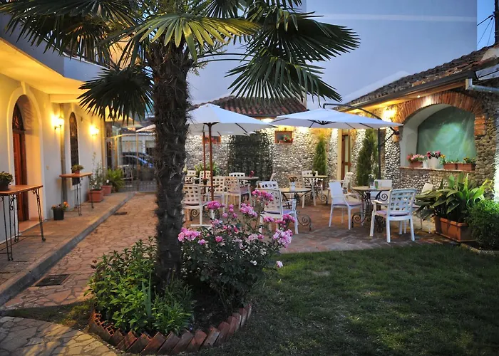 Rose Garden Hotel 3*